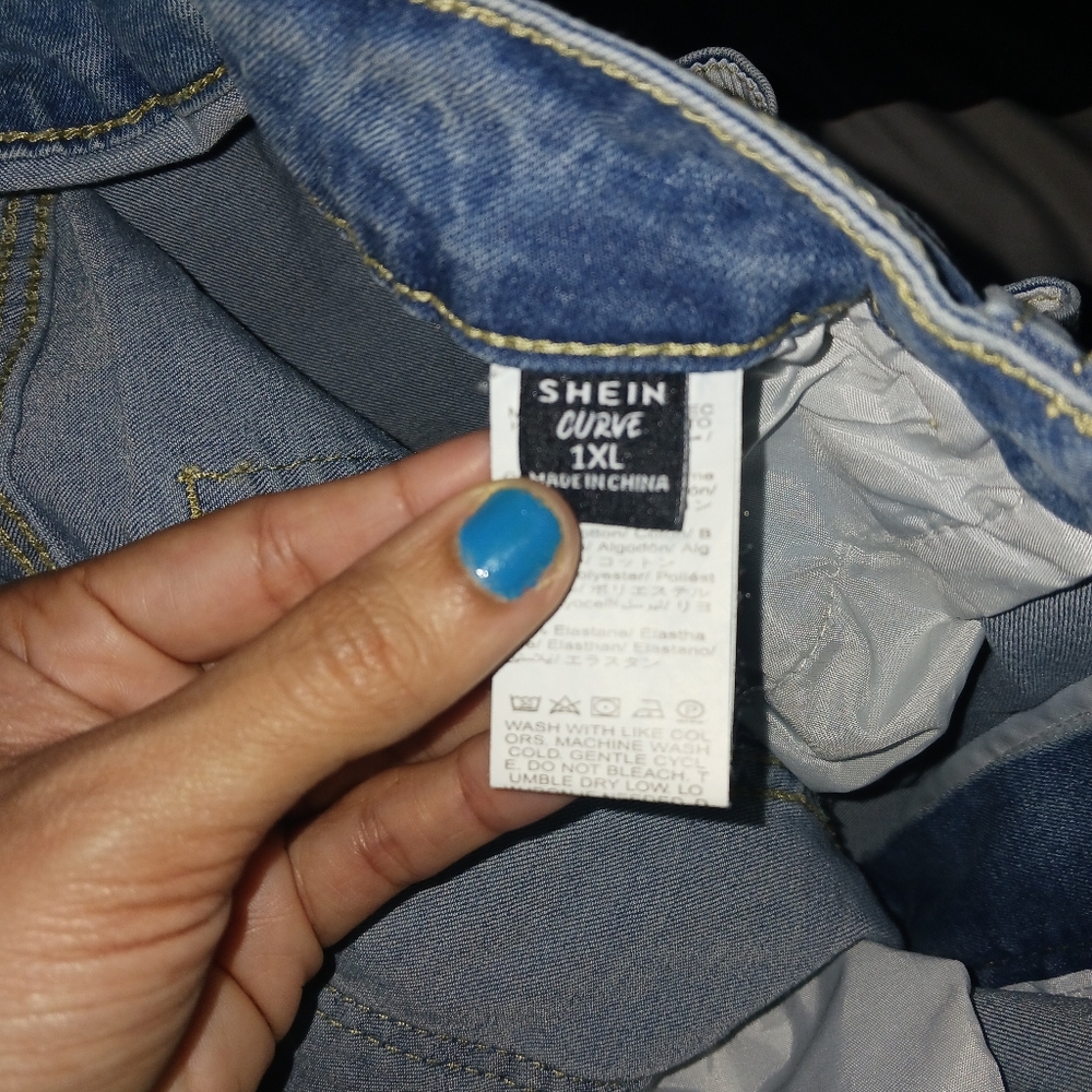 Shein Curve Women Denim Pearls Capri Jeans - Picture 8 of 8